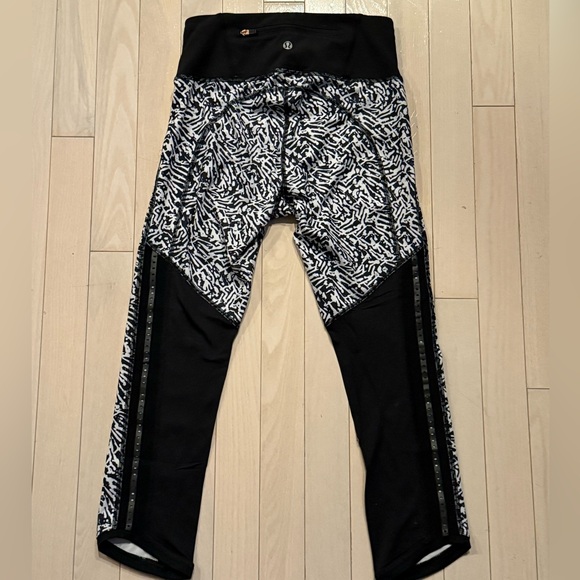 Lululemon Soulcycle leggings - Picture 2 of 7